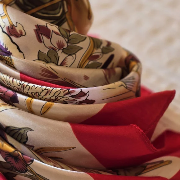 Vintage Silk Floral Square Scarf 35x35 Red Beige Botanical - Picture 15 of 15